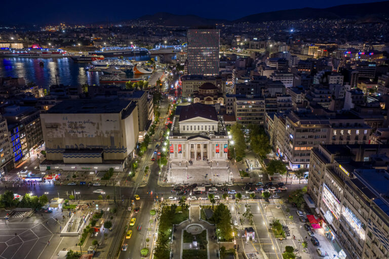 Πάνος Λαζαράτος «Μία Πόλη Μαγική» στο Δημοτικό Θέατρο Πειραιά